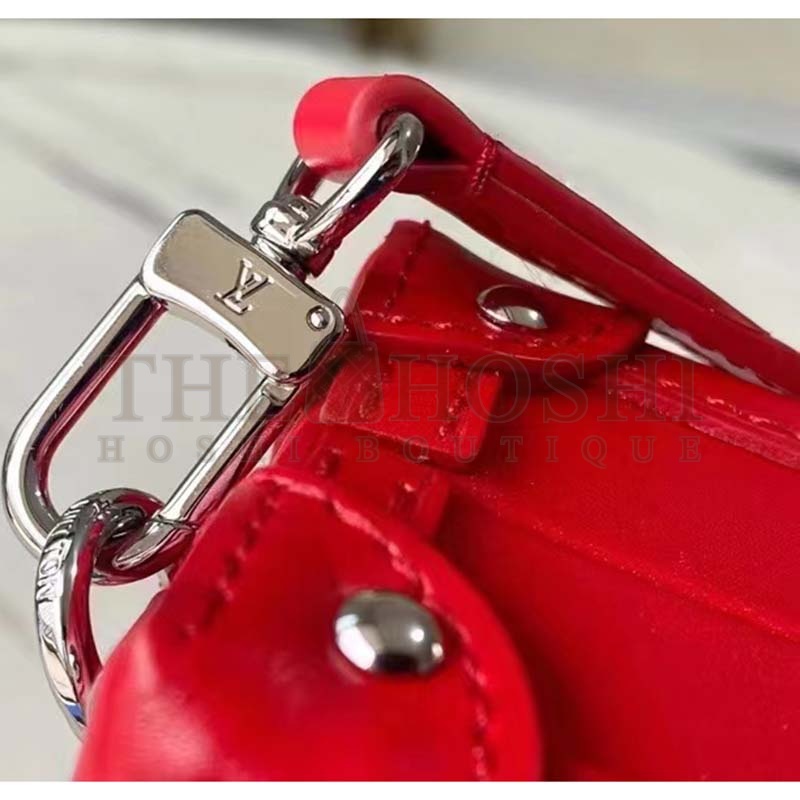 L0vis Vvtt0n LV Women Petite Malle Handbag Red Patent Calfskin Cowhide Leather Master Quality