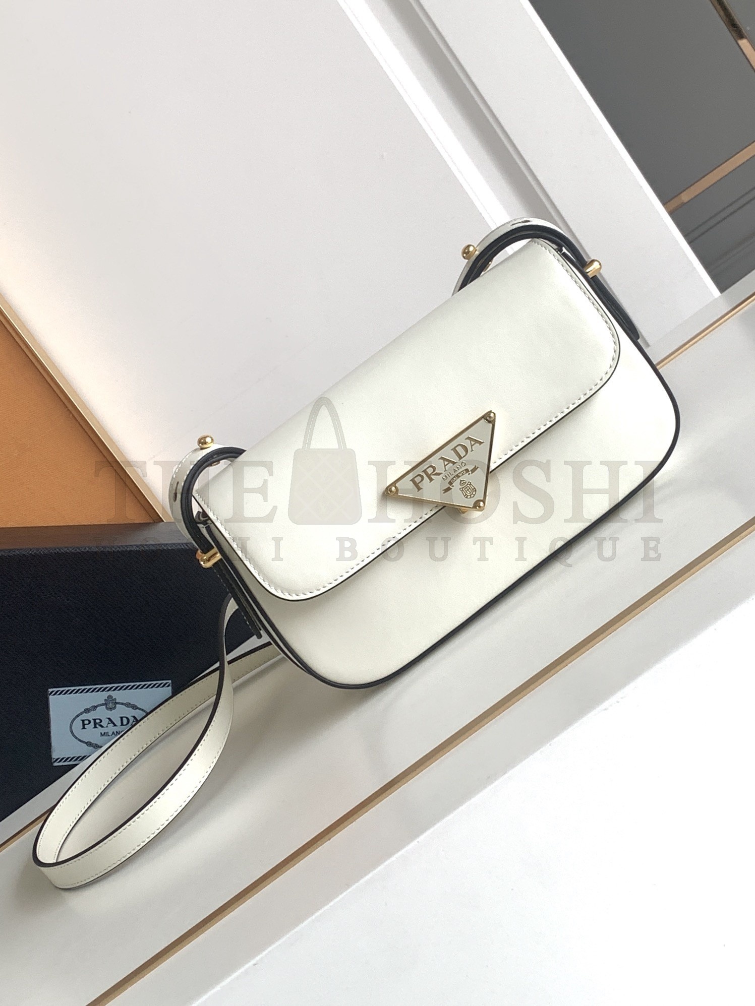 Pra*a Shoulder Bag in White Smooth Calfskin Master Quality