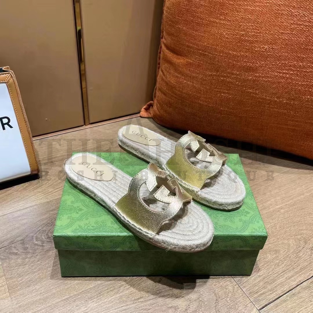 Gvc*1 Unisex Interlocking G Cut-Out Slide Sandals Metallic Gold Leather Flat 2 cm Heel Master Quality