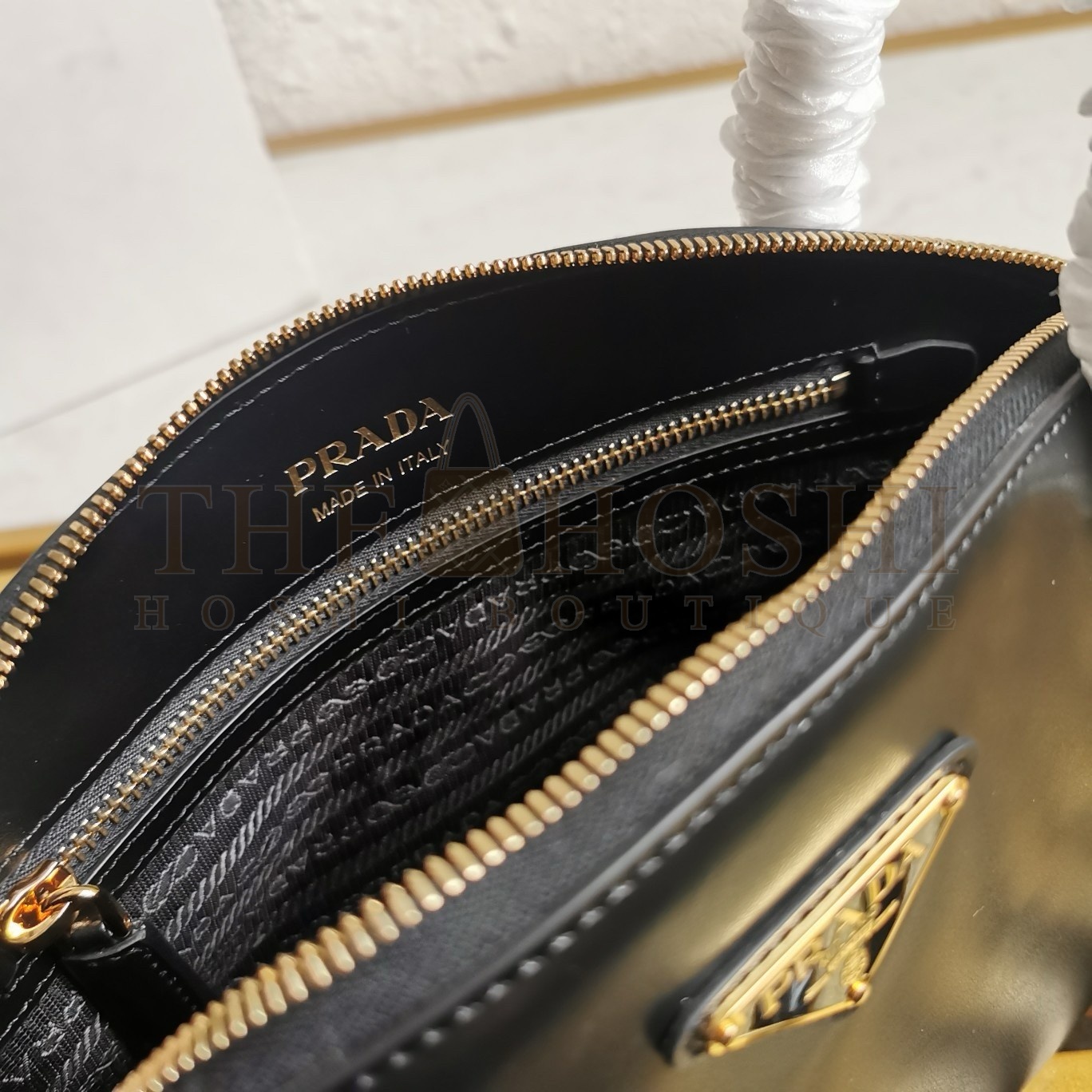 Pra*a Shoulder Bag with Double Zipper in Black Calfskin Master Quality