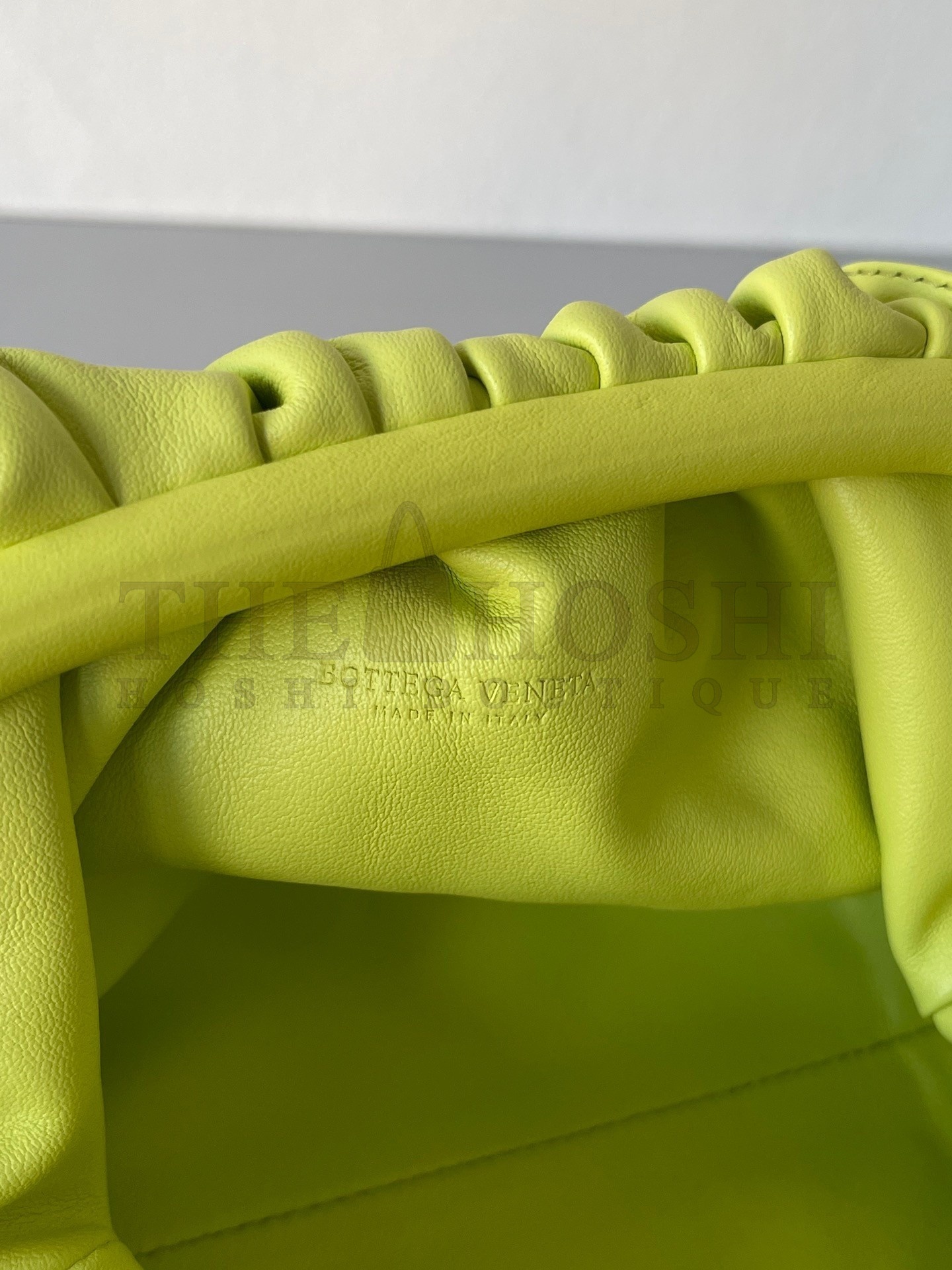 B0tt*ga Ven*ta Mini Pouch Bag In Kiwi Calfskin Master Quality