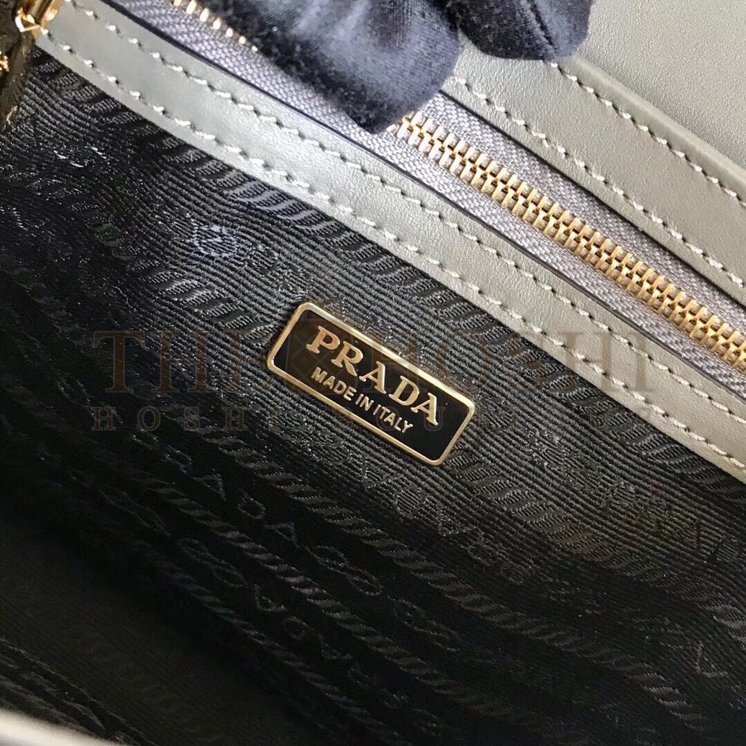 Pra*a Embleme Shoulder Bag In Grey Saffiano Leather Master Quality