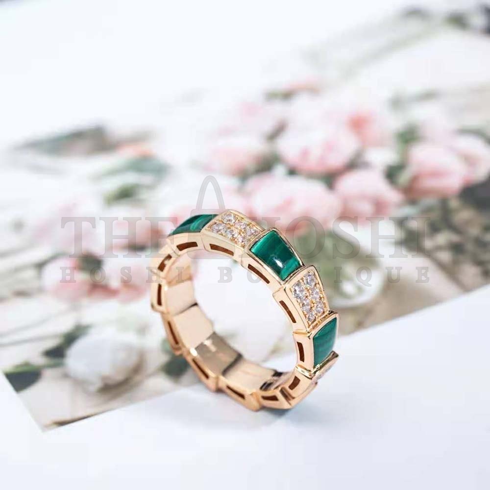 Bv1g*ai Women Serpenti Viper Band Ring in 18 KT Rose Gold-Green Master Quality