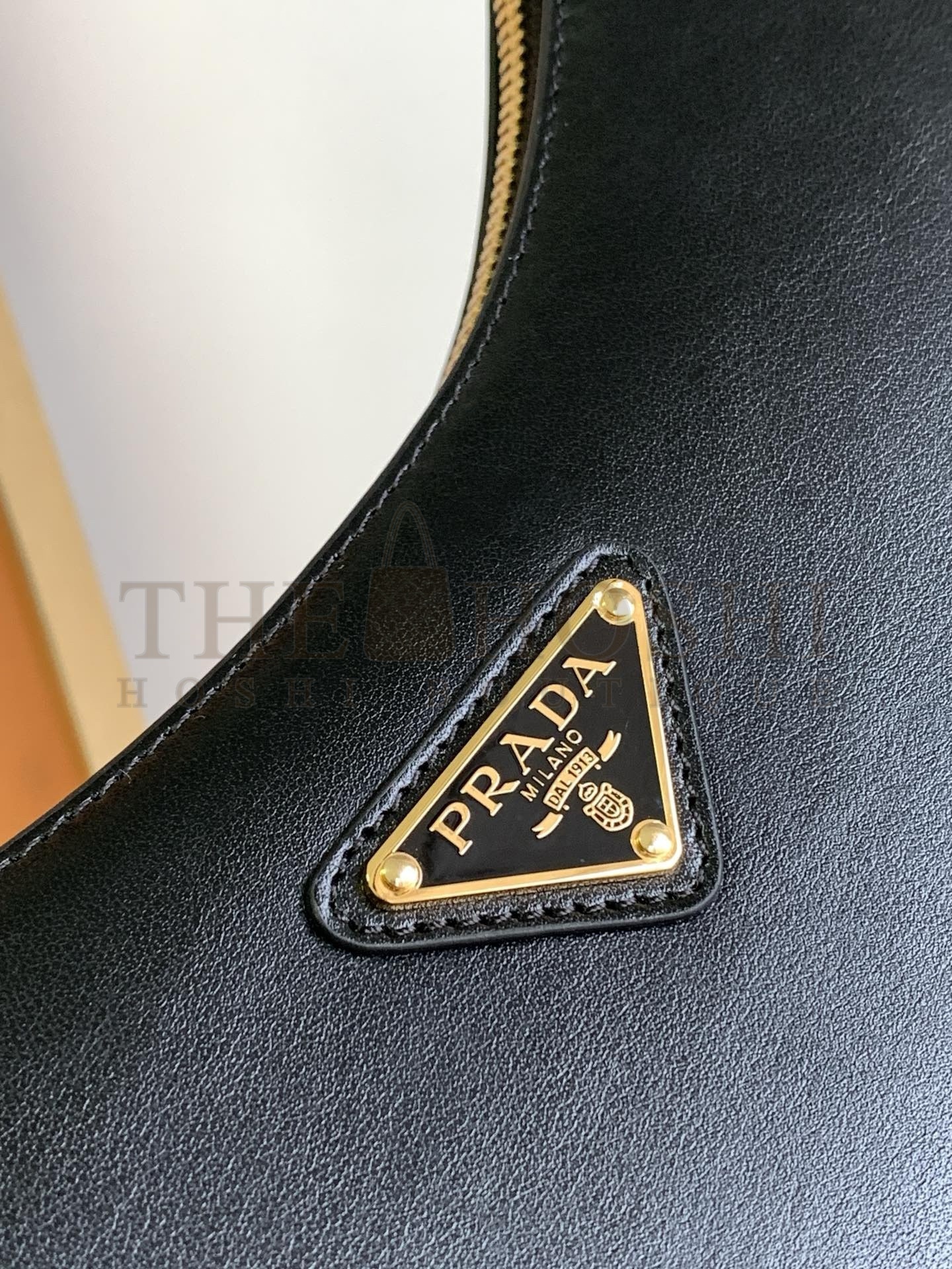 Pra*a Arque Shoulder Bag in Black Leather Master Quality