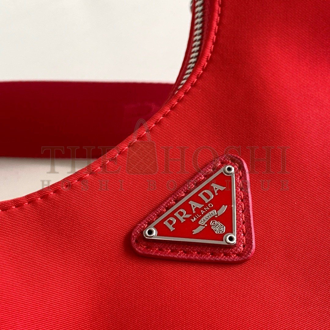 Pra*a Re-Edition 2005 Shoulder Bag In Red Re-Nylon Master Quality