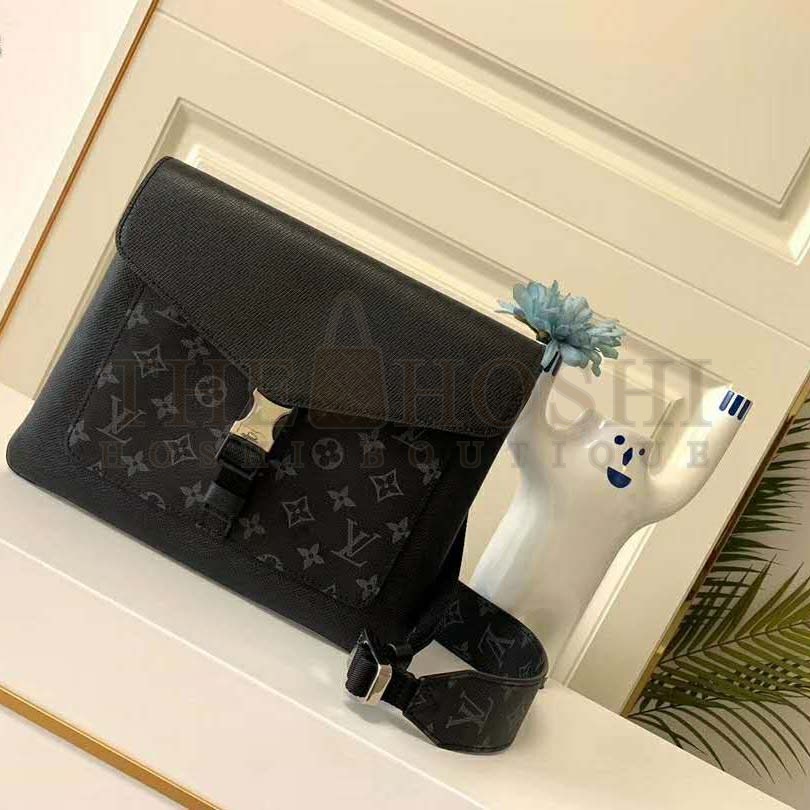 L0vis Vvtt0n LV Men Outdoor Flap Messenger Monogram Eclipse Canvas Master Quality