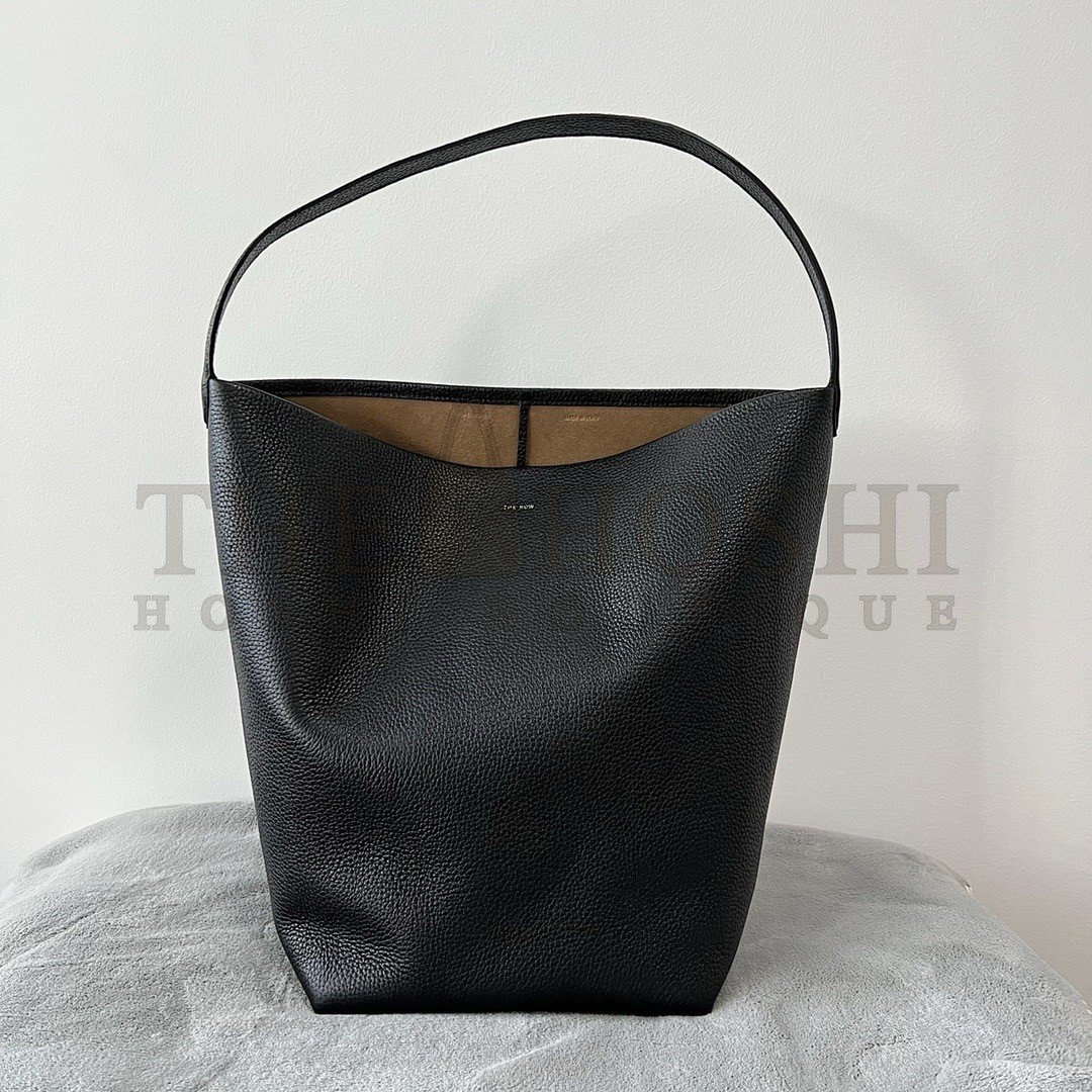 The R0w Large N/S Park Tote in Black Grained Leather Master Quality
