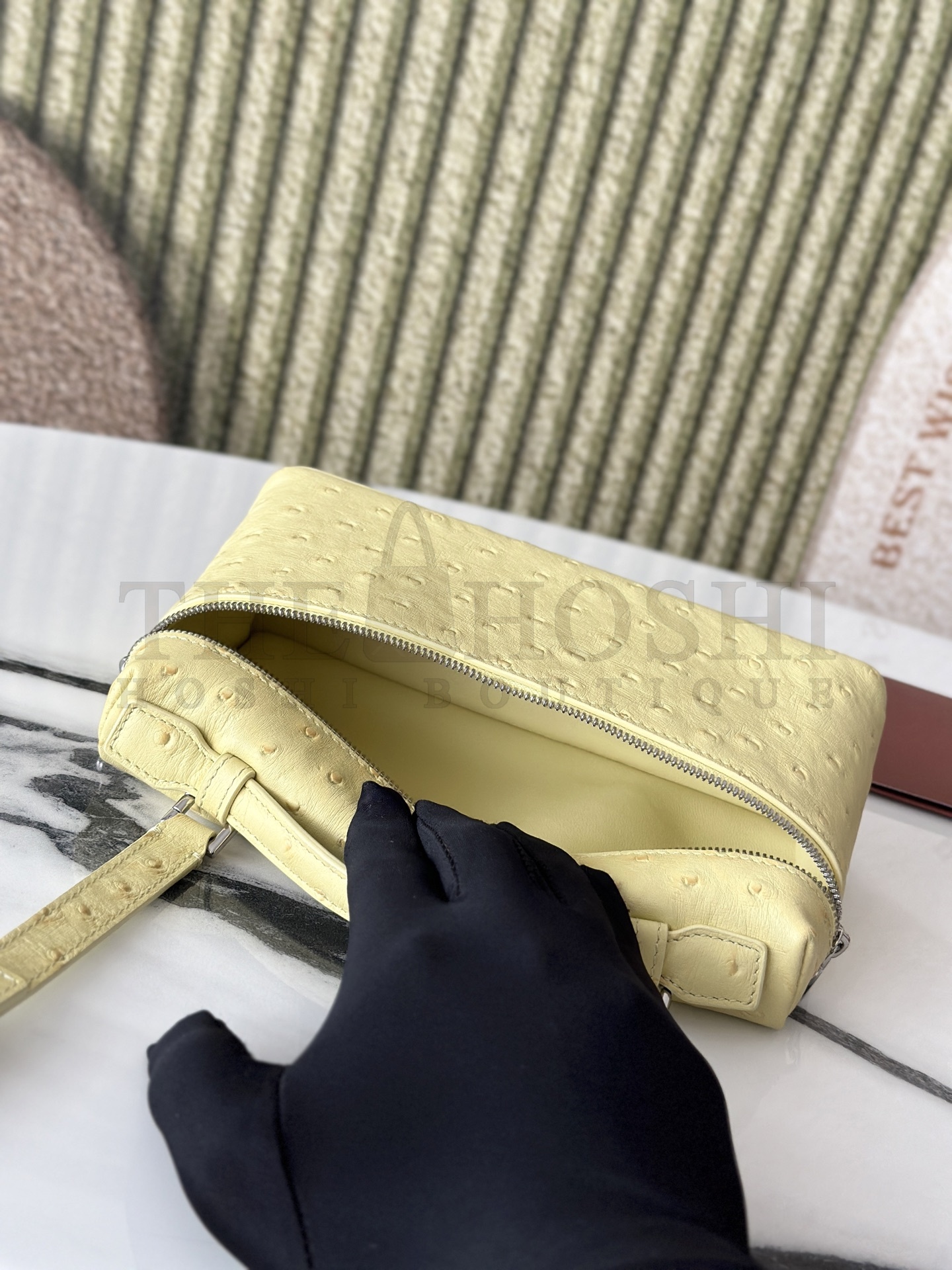 L0r0 P1ana LP L19 Extra Pocket Ostrich Leather Clutch Crossbody Bag 19x6.5x11cm Master Quality