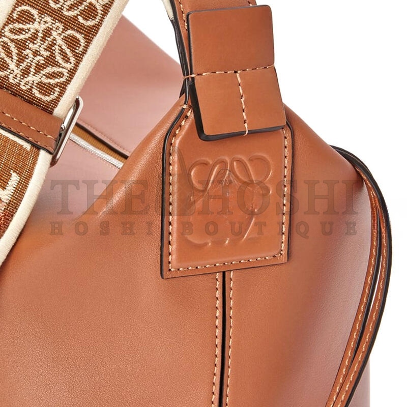 L0ew* CUBI CROSSBODY BAG IN S*pPLE SMOOTH CALFSKIN AND JACQUARD B906K70X01 (44*30*18cm) Master Quality